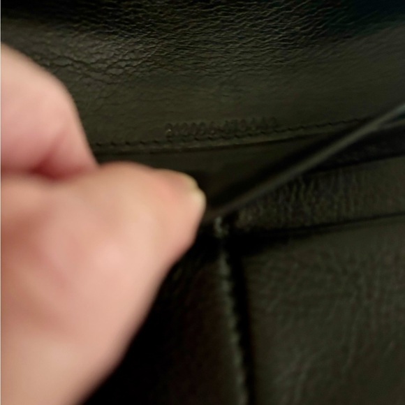 Vintage Authentic Gucci GG Canvas&Leather Bifold Wallet| Black/Gold Hardware - Picture 9 of 9